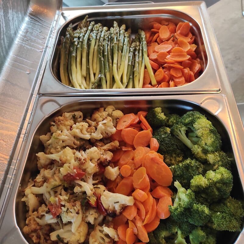Frisches Gemüse als Teil eines Buffets