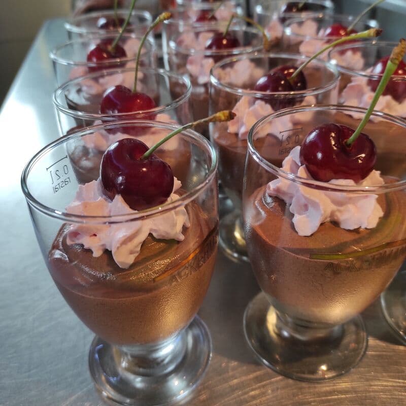 Hausgemachte Desserts im Glas